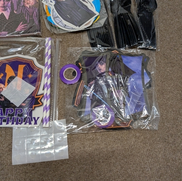 Wednesday Addams Kids Birthday Party Supplies Set Balloons Stickers Plates - Picture 6 of 6